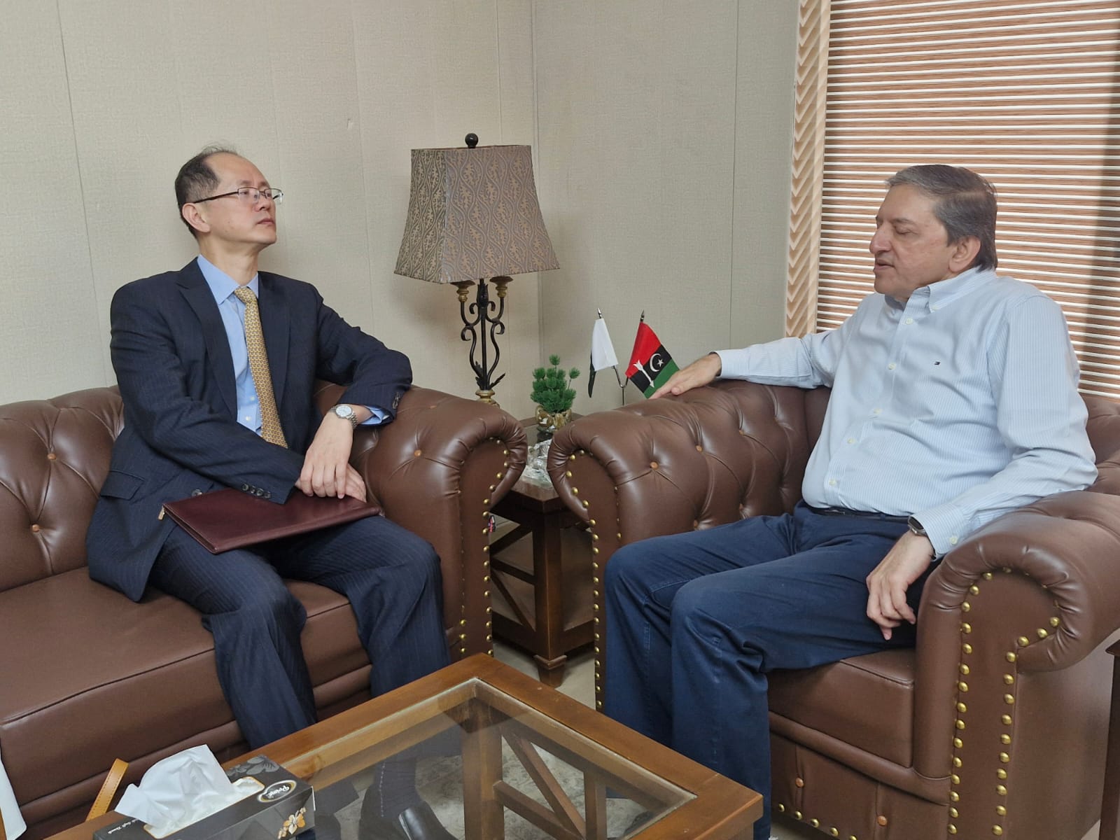 China’s Charge d’Affaires Meets Senator Mandviwalla, Reaffirms Strong Pak-China Ties